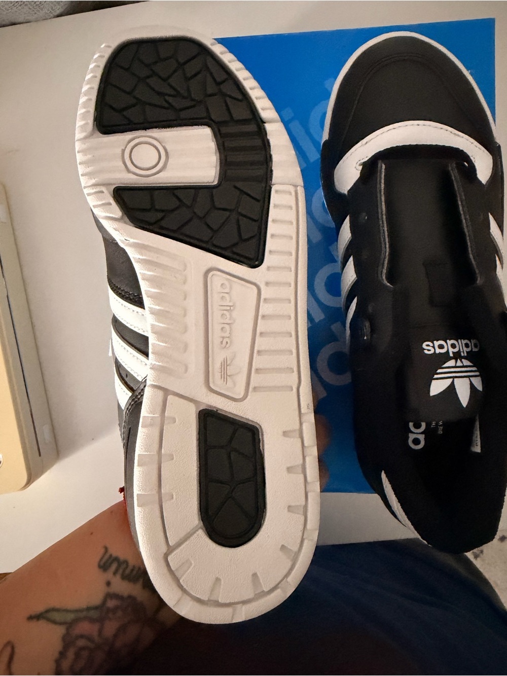 NWT Adidas Originals Rivalry Low FZ6327 Black White Men’s 5.5 - Picture 6 of 7